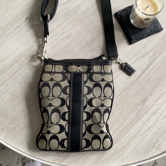 ⭐️HP⭐️COACH bag - Picture 3 of 6